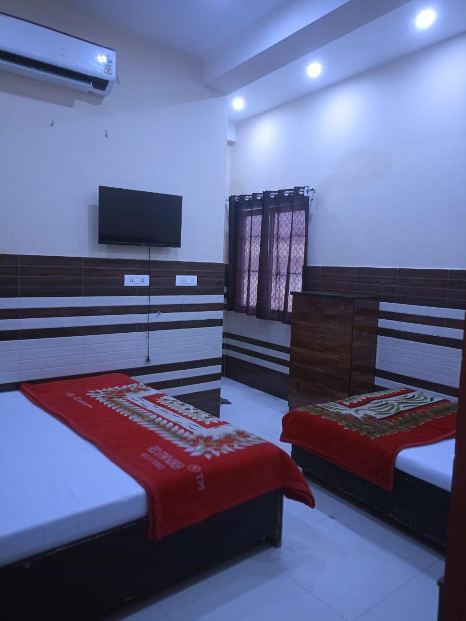 New Gayatri Palace Near Prem Mandir Vrindavan Ngoại thất bức ảnh